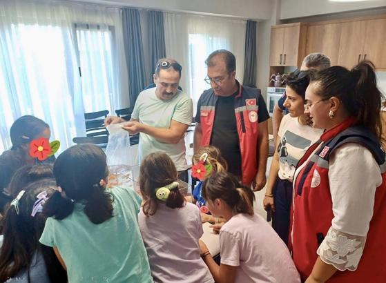 Hatay’da çocuk evlerine akvaryum ve balık hediye edildi