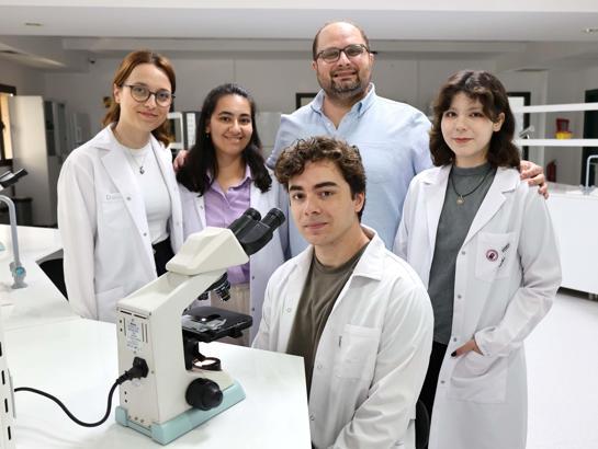 İzmir Ekonomi'den zirveye