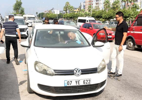 Direksiyon başında ölü bulundu