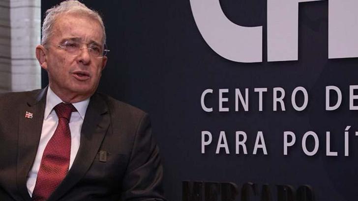 Eski Kolombiya Cumhurbaşkanı Uribe, rüşvetten suçlu bulundu