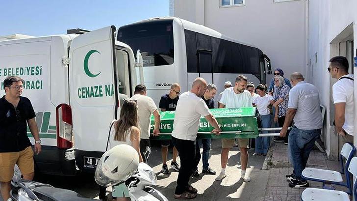 Yüzerken havuzda fenalaştı, hastanede kurtarılamadı