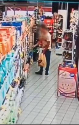 İstanbul - Sultangazi'de marketten şampuan çalan şüpheliyi çalışanlar yakaladı