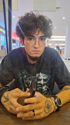 Savrulan otomobilin çarptığı Arda öldü