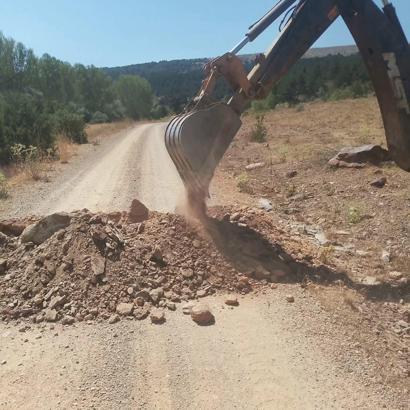Konya'da giriş yasağı getirilen ormanlık alanın yolu, toprak yığınıyla kapatıldı