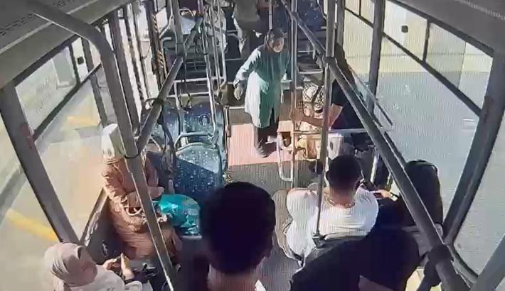 Otobüs şoförü, rahatsızlanan yolcuyu hastaneye ulaştırdı
