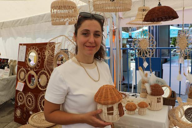 Bambu çubuklarından ürettiği ürünler geçim kapısı oldu