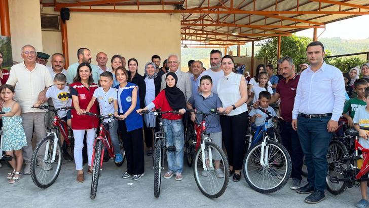 Muğla'da kitap okuyan çocuklara bisiklet ödülü