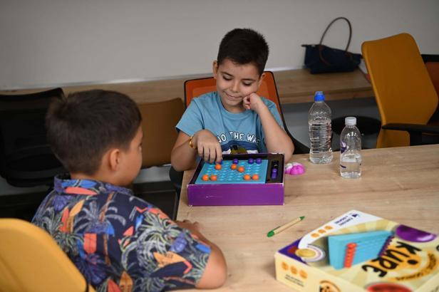 Kuşadası'nda çocuklara ücretsiz satranç ve akıl oyunları kursu