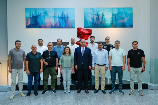 Karabağ gazisi Azerbaycanlı gazetecilerden DHA’ya ziyaret