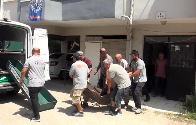 Evinde ölü bulundu