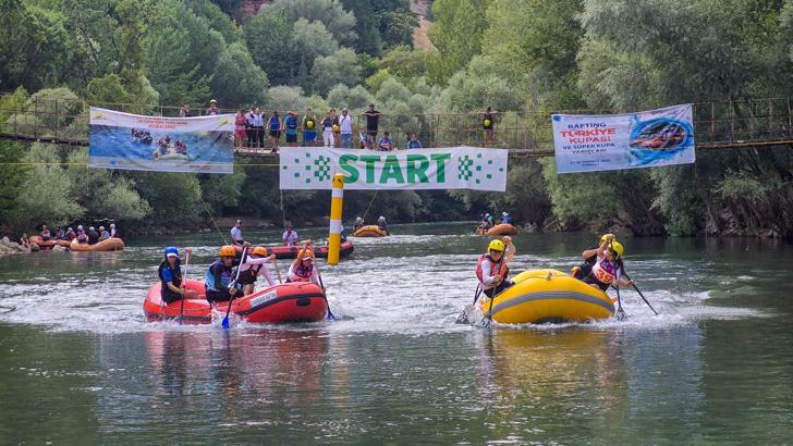 Tunceli’de Rafting Türkiye Şampiyonası yarışları başladı