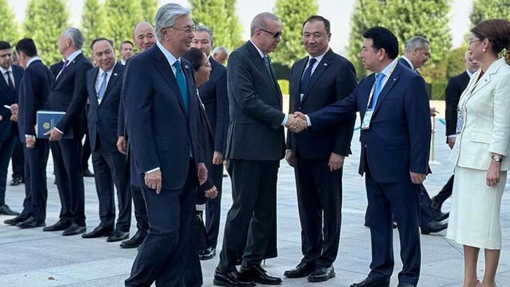 Cumhurbaşkanı Erdoğan, Kazakistan Cumhurbaşkanı Tokayev'i resmi törenle karşıladı