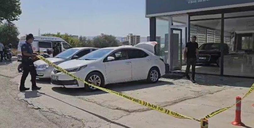 Oto galeriye ateş açıldı: 1 yaralı