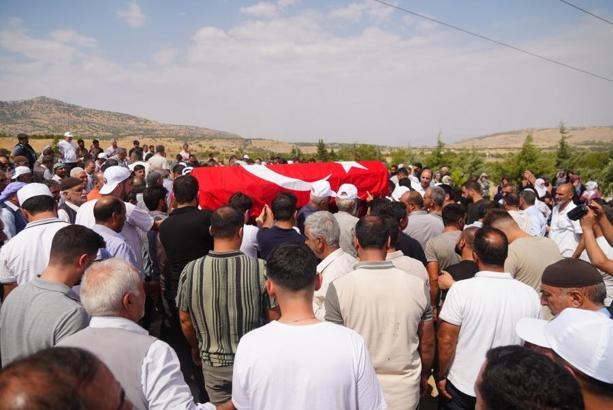 Yangına giderken kazada yaralanan itfaiye eri kurtarılamadı (2)