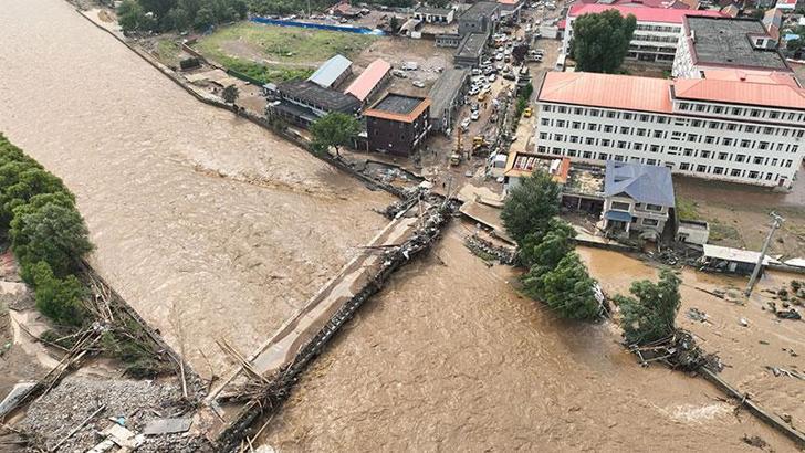 Çin'de şiddetli yağışlar etkisini sürdürüyor; 38 kişi hayatını kaybetti