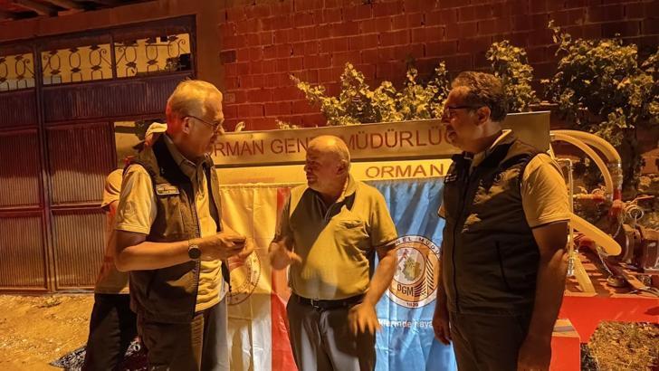 Orman Genel Müdürü Şahan, patlak lastikle yardıma giden çiftçiye tanker hediye etti
