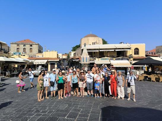 Yunan adalarını gezen görme engelliler, ilk kez yurt dışında tatil yaptı