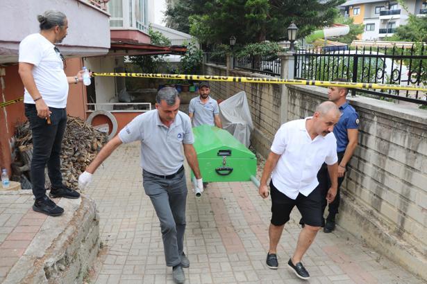 Evinin önünde ölü bulundu