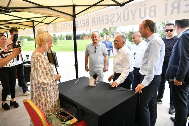 KAYMEK’in yıl sonu sergisi açıldı