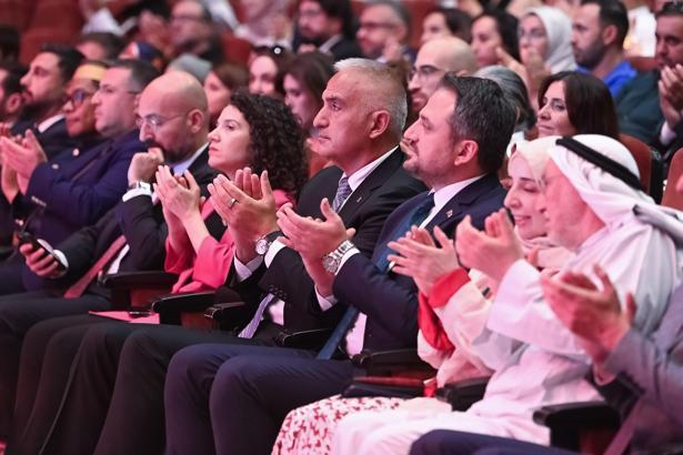 Bakan Ersoy: Türkçemiz, yüzyıllardır duyguların ve düşüncelerin harmanlandığı bir gönül dilidir