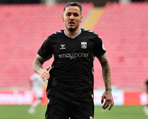 Sivasspor'dan Manaj'a veda, 3 yeni imza