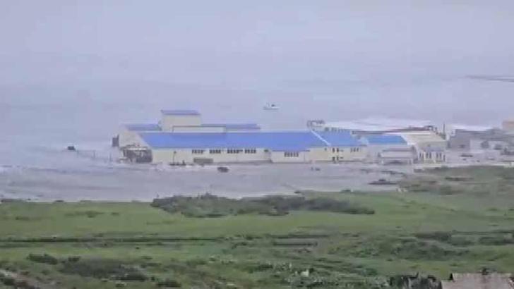 Rusya'da deprem ve tsunamiden etkilenen bölge sakinleri evlerine döndü