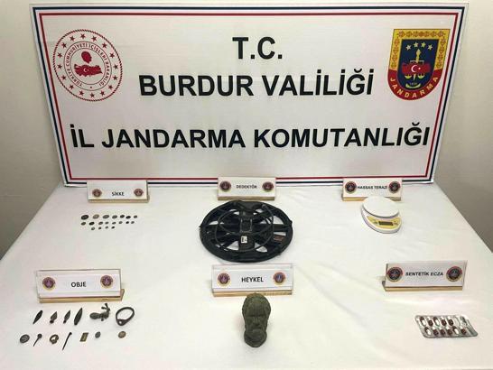 Uyuşturucu ve kaçakçılık operasyonlarına 3 tutuklama
