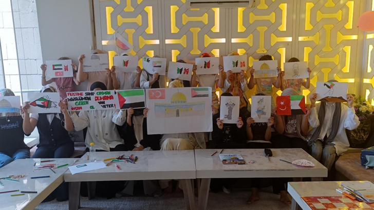 Gazze'ye yönelik saldırılara çizimlerle tepki gösterdiler