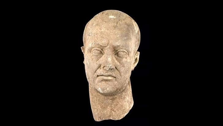 Aspendos kazılarında imparator başı heykeli bulundu