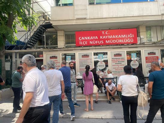 Ankara'da ehliyet yenileme yoğunluğu