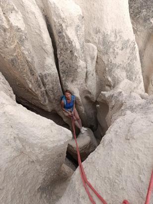 Nevşehir’de vadide mahsur kalan turist kurtarıldı