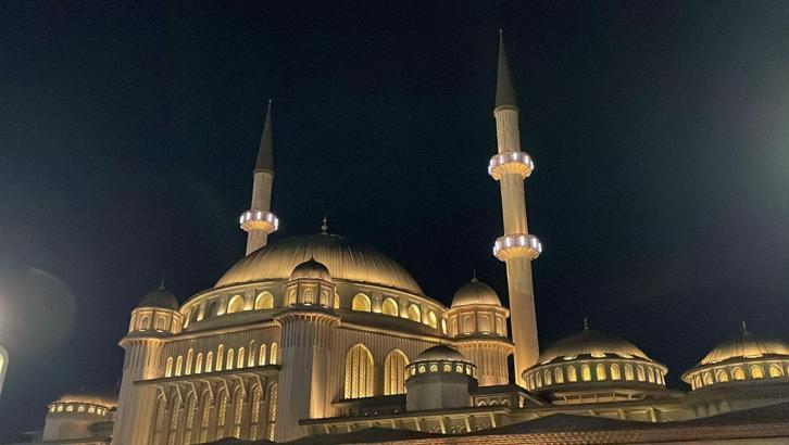 İstanbul - Camilerde orman yangınlarından korunmak için dua edildi