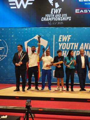 Halterde tarihi başarı