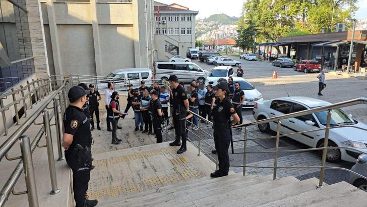 Belediye çalışanlarına faizle para veren baba ve 3 oğluna tefecilikten gözaltı