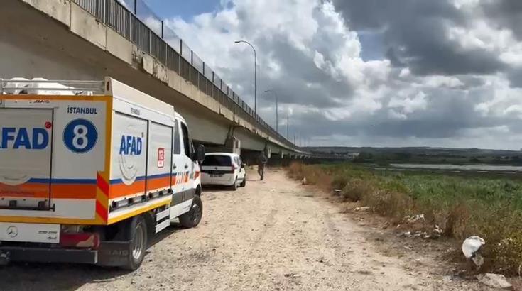 İstanbul - Büyükçekmece Gölü'nde kaybolan Okan Kurnaz'ı arama çalışmaları sürüyor