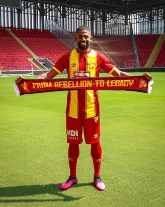 Göztepe'de Teixeria imzayı attı