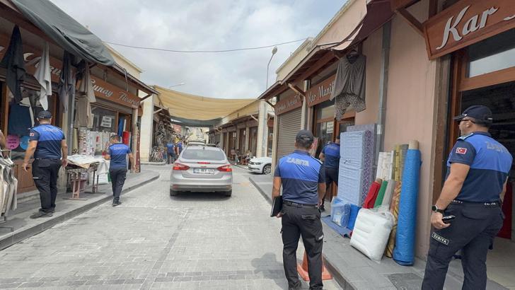 Tarsus’ta zabıta kaldırım denetimi