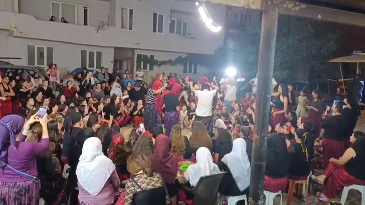 Bursa'da kadınlar, 'Şalvar Gecesi'nde eğlendi