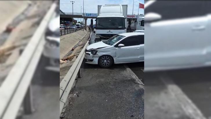 Kocaeli'de 10 aracın karıştığı kaza; 2 yaralı