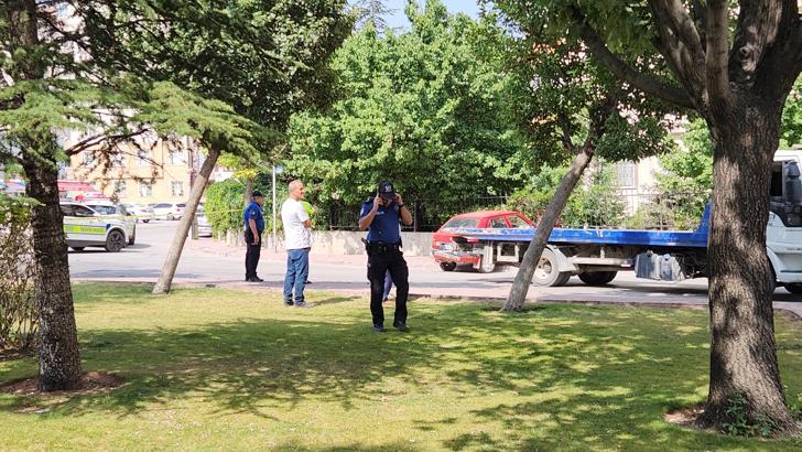 Ehliyetsiz sürücü kaçtı, otomobili durdurmak isteyen polis yaralandı