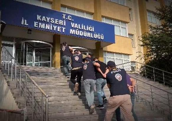 Kayseri’de dolandırıcılığa 7 gözaltı