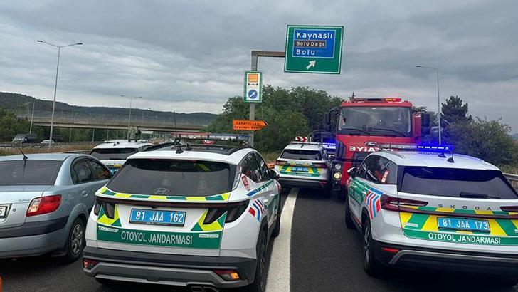 Düzce’de VIP minibüs bariyere çarptı; 7 yaralı