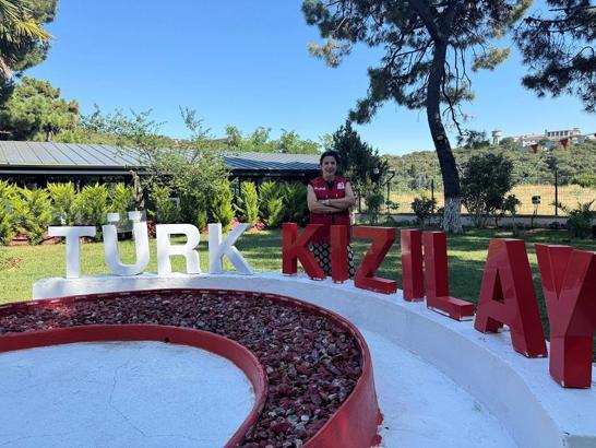 Şef Ebru Baybara Demir, Kızılay’ın gençlik kampında öğrencilerle buluştu