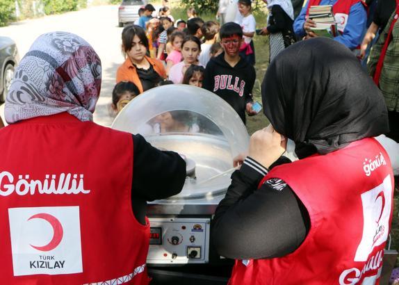 Kızılay'dan yetim ve ihtiyaç sahibi çocuklara piknik şöleni