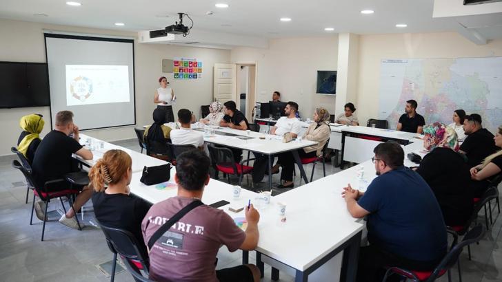 ‘Aile Akademisi’nden mezun olan ilk çiftin nikahını Başkan Yılmaz kıydı