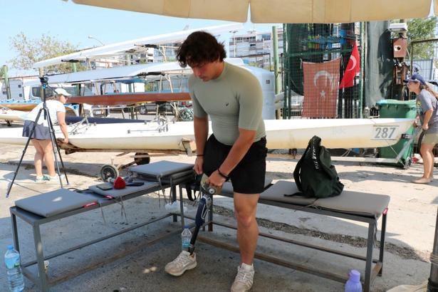Paralimpik sporcu, kendisi gibi engellileri spora teşvik ediyor / Ek fotoğraflar