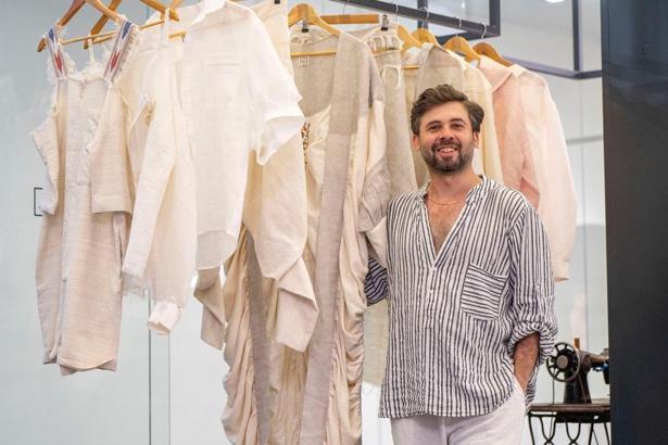 Ünlü modacı genç dokumacılar yetiştiriyor