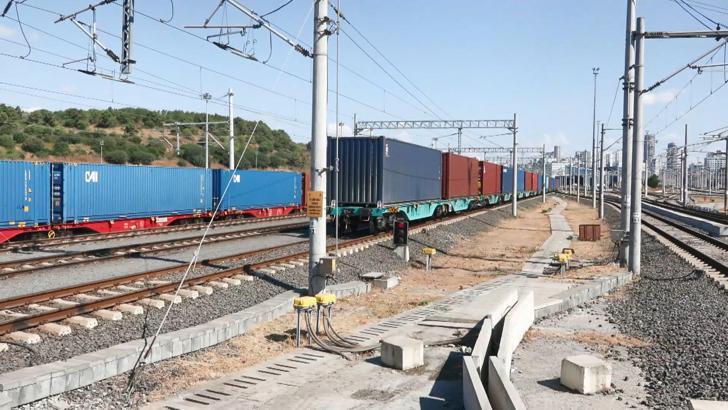 İstanbul - Türkiye-Çin-Avrupa Demiryolu Hattı'nda yola çıkan iki yük treni İstanbul'a ulaştı