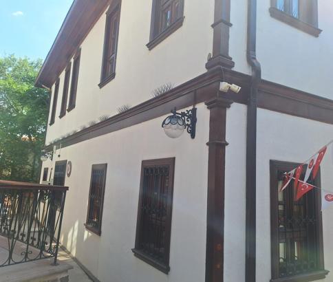 Sahte e-imza iddianamesi; 120 bin TL'ye ortaokul-lise diploması düzenlemişler