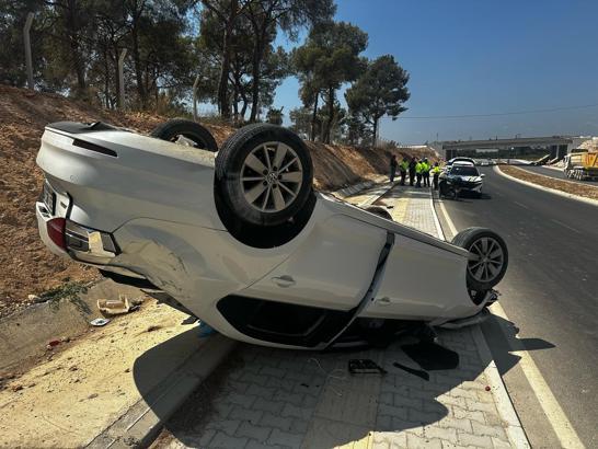 Çalıntı otomobille kaza yaptılar; 4 yaralı